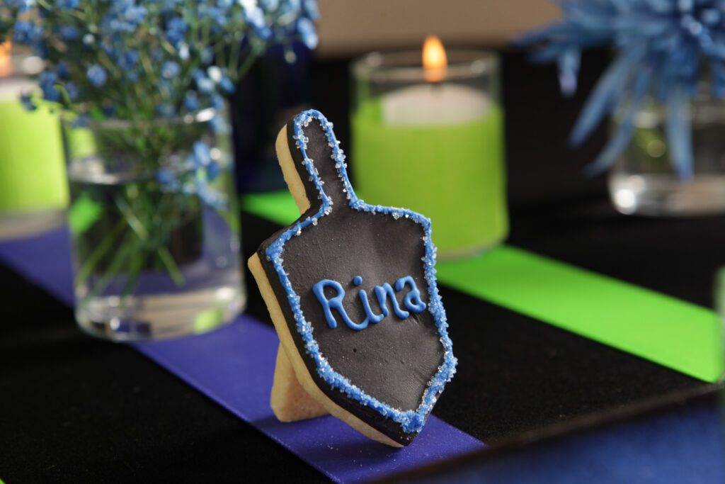 Dreidel Cookie Seating Cards