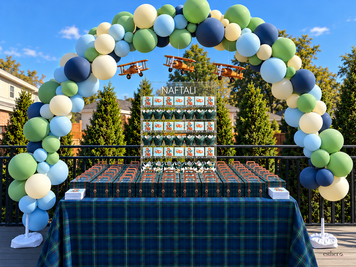 Naftali Balloon Arch Dessert Table (1)